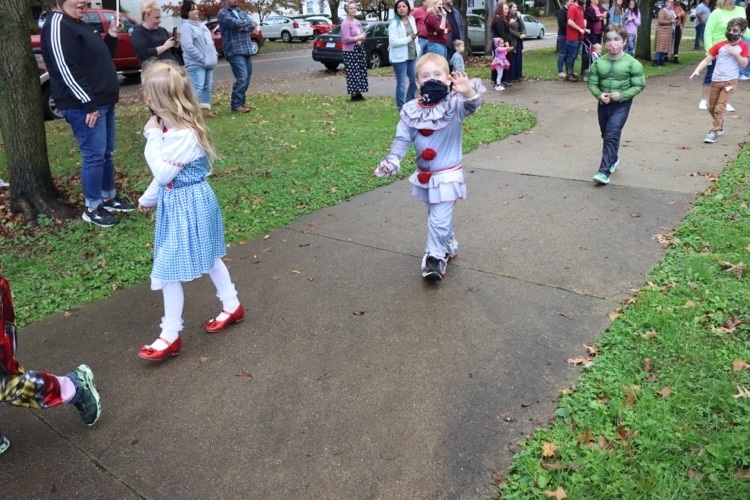 Halloween parade at Washington School