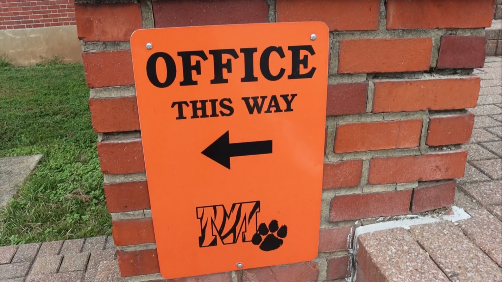 Image of office direction sign at Marietta Elementary School